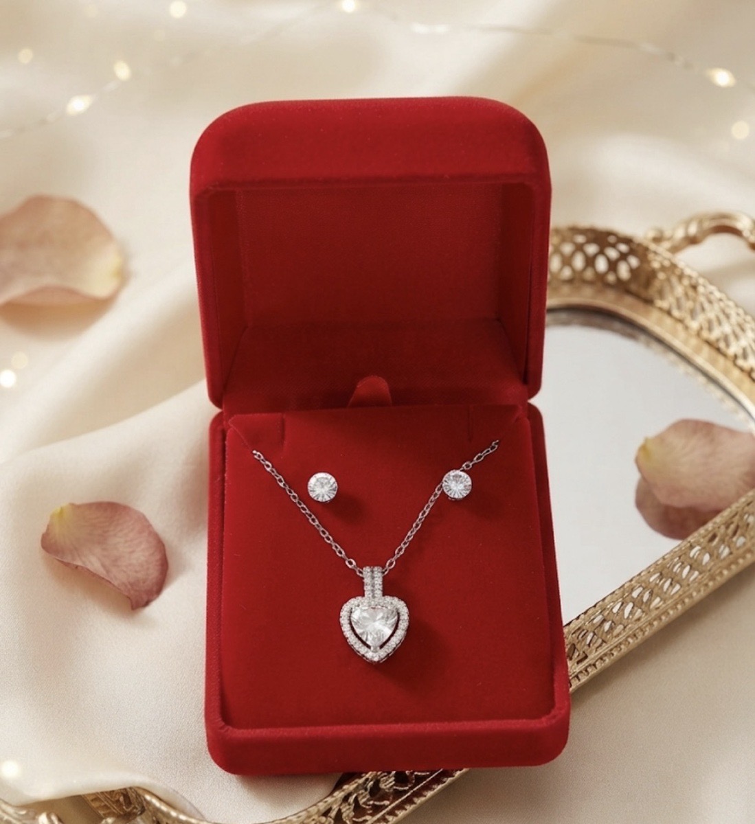 PACK DE PENDIENTES Y COLLAR CORAZON